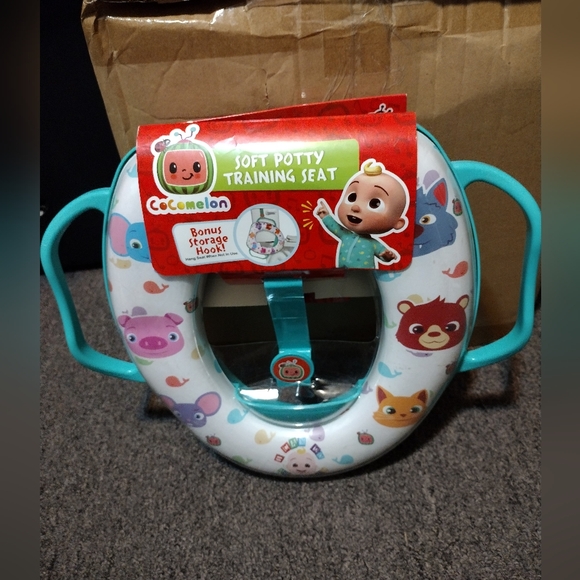 Cocomelon Soft Potty Training Seat with Blue Handles - Picture 1 of 2